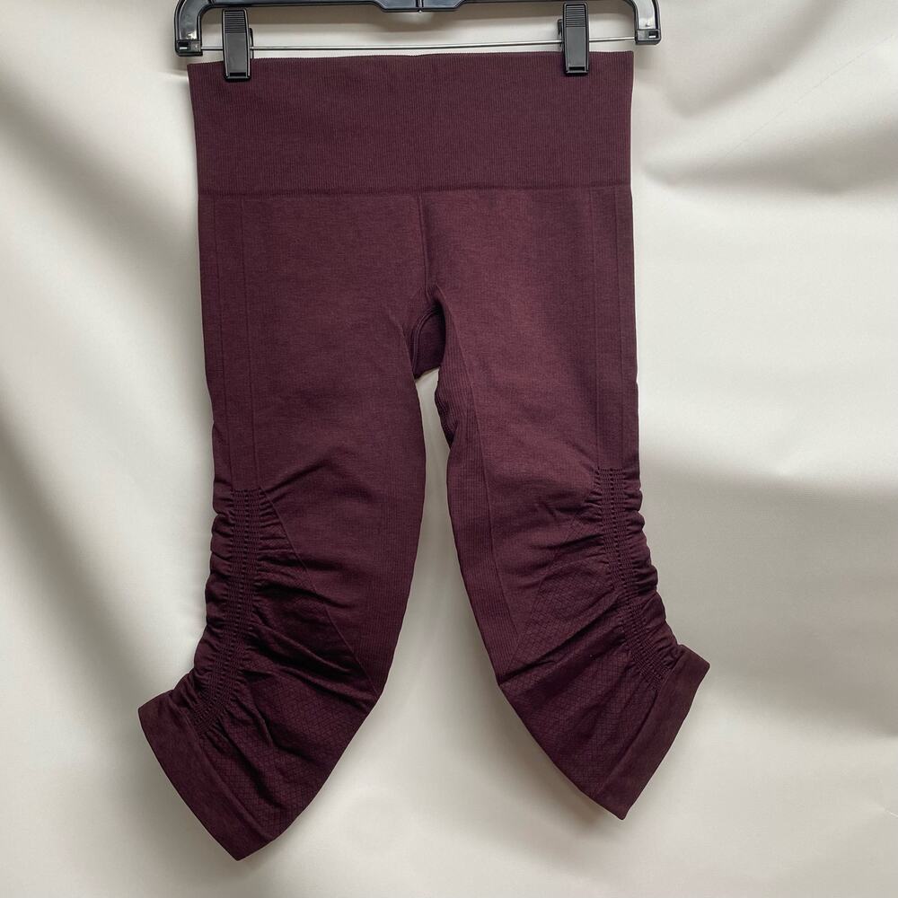 Lululemon In the Flow Crop Heathered Bordeaux Drama sz 2